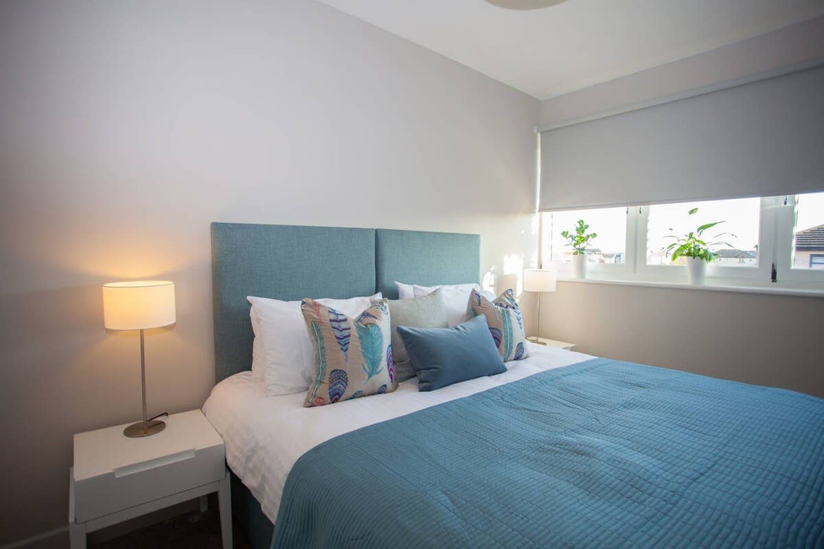 View Stylish 2-Bed Apartment Near Glasgow Green in 11 Bellgrove Street G31 1AF Stylish 2-Bed Apartment Near Glasgow Green in 11 Bellgrove Street G31 1AF - Property image 12 - VivreStays