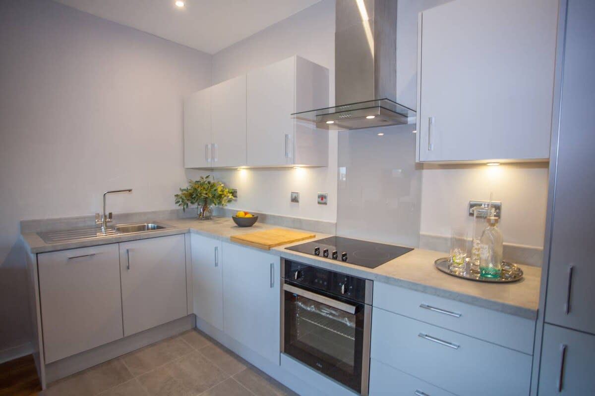 View Stylish 2-Bed Apartment Near Glasgow Green in 11 Bellgrove Street G31 1AF Stylish 2-Bed Apartment Near Glasgow Green in 11 Bellgrove Street G31 1AF - Property image 7 - VivreStays