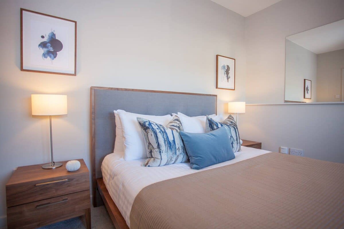 View Stylish 2-Bed Apartment Near Glasgow Green in 11 Bellgrove Street G31 1AF Stylish 2-Bed Apartment Near Glasgow Green in 11 Bellgrove Street G31 1AF - Property image 16 - VivreStays