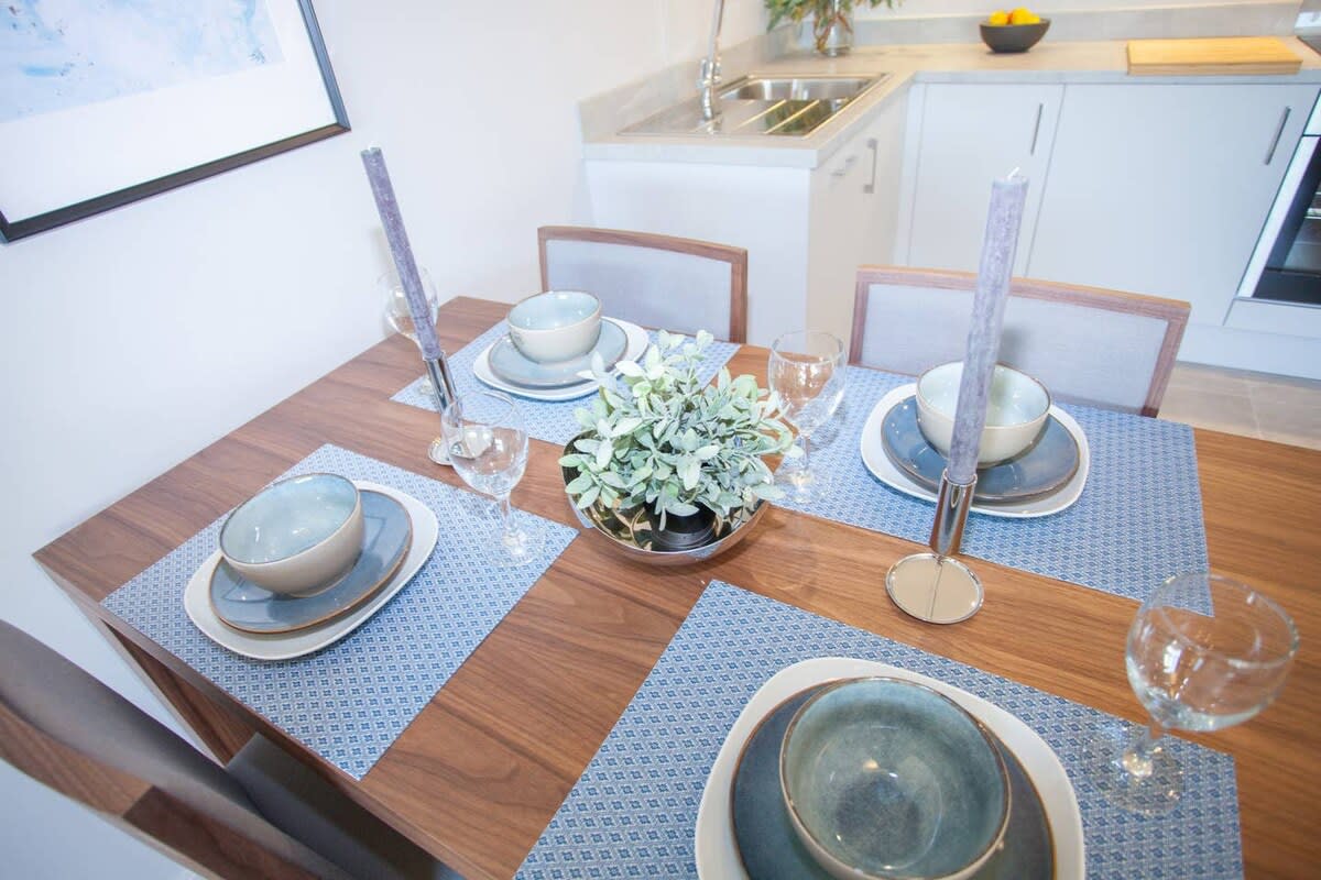View Stylish 2-Bed Apartment Near Glasgow Green in 11 Bellgrove Street G31 1AF Stylish 2-Bed Apartment Near Glasgow Green in 11 Bellgrove Street G31 1AF - Property image 10 - VivreStays