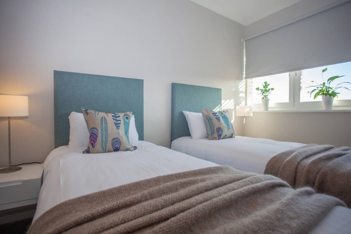 View Stylish 2-Bed Apartment Near Glasgow Green in 11 Bellgrove Street G31 1AF Stylish 2-Bed Apartment Near Glasgow Green in 11 Bellgrove Street G31 1AF - Property image 17 - VivreStays