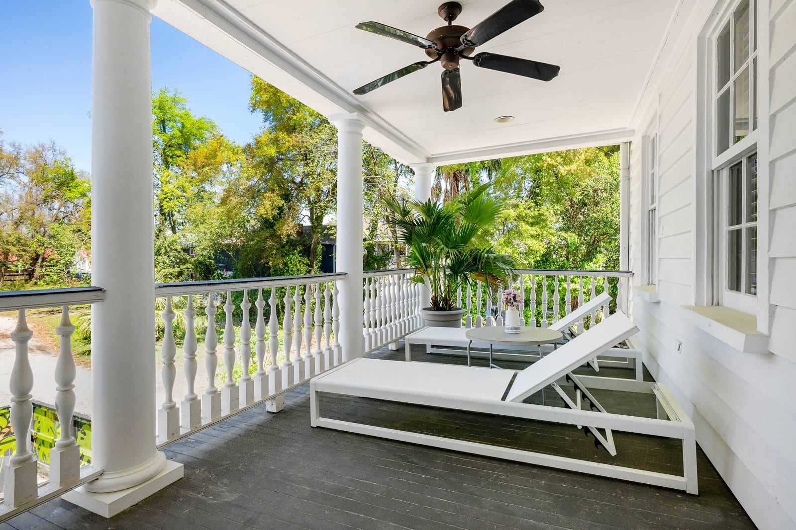 Endless porches with relaxation space