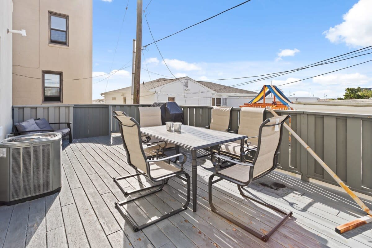 Steps from the Beach! Spacious, Modern 4BR/2BA Apt