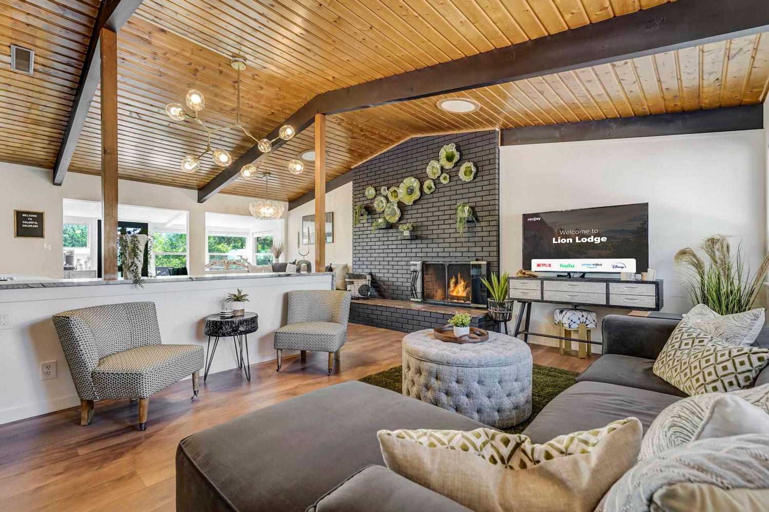 Lion Lodge! Game Room, Hot Tub w/ Fire pit — Colorado Springs, CO — vacation rental