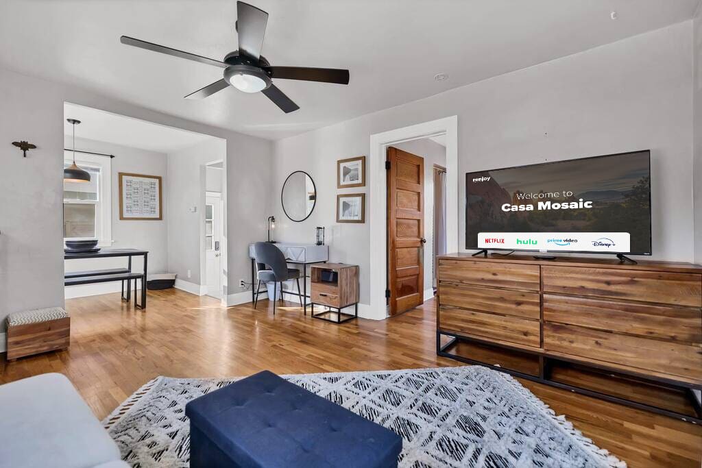 Casa Mosaic! Downtown w BBQ & Workspace!