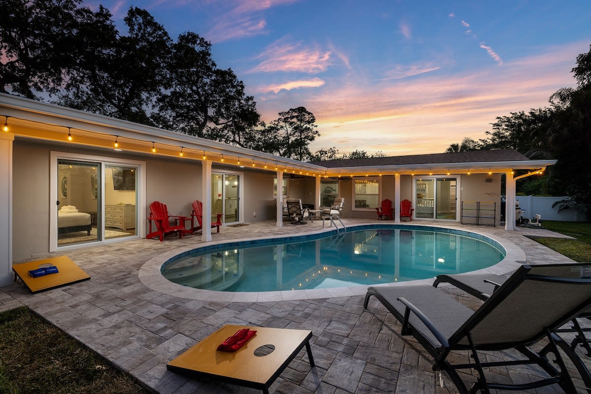10 Mins to Beach-Heated Pool~Ping Pong+Pool Table — Largo, FL — vacation rental