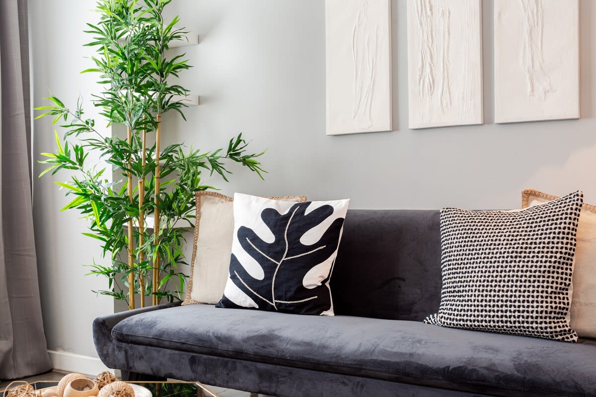 Urban Chic 2-BR Flat Trafford Centre– Free Parking in Forebay Drive M44 6RT - Property image 13 - VivreStays