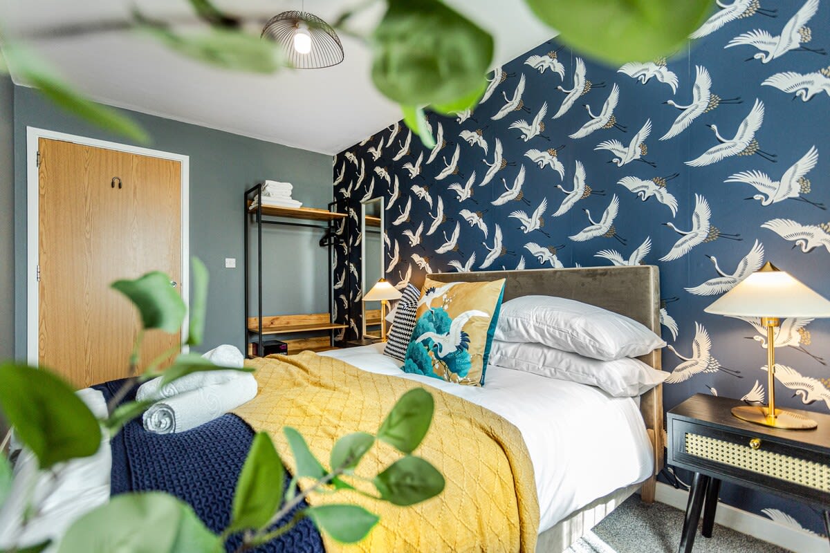 Urban Chic 2-BR Flat Trafford Centre– Free Parking in Forebay Drive M44 6RT - Property image 11 - VivreStays