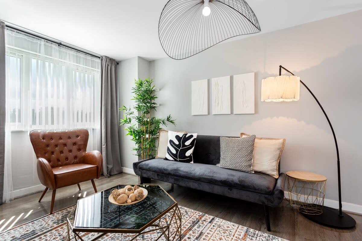 Urban Chic 2-BR Flat Trafford Centre– Free Parking in Forebay Drive M44 6RT - Property image 14 - VivreStays