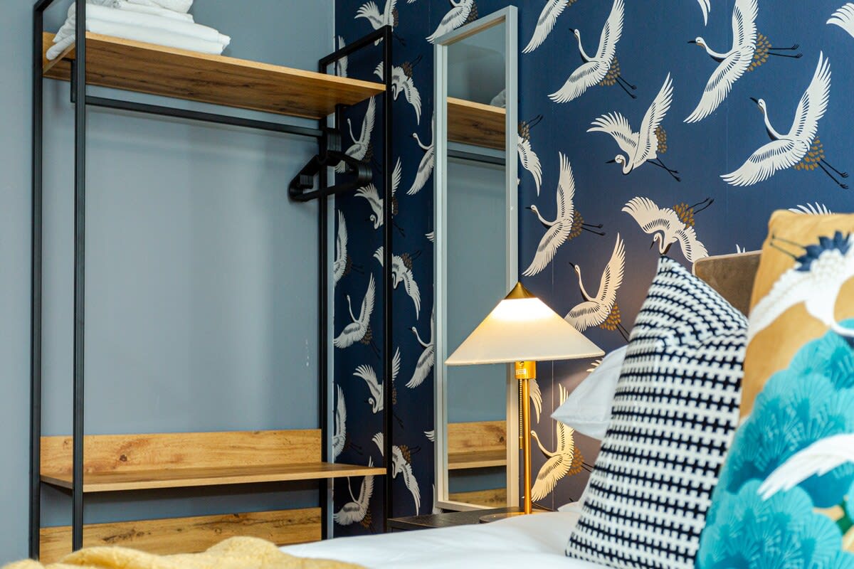 Urban Chic 2-BR Flat Trafford Centre– Free Parking in Forebay Drive M44 6RT - Property image 35 - VivreStays
