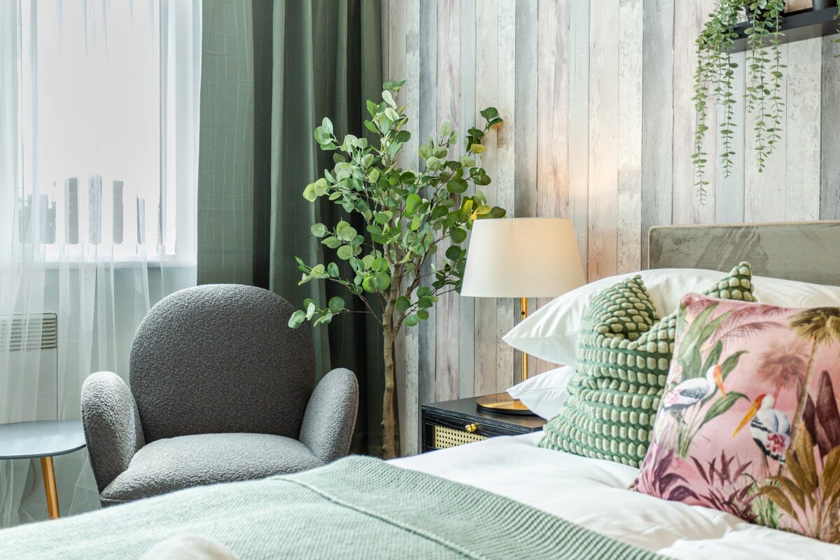Urban Chic 2-BR Flat Trafford Centre– Free Parking in Forebay Drive M44 6RT - Property image 22 - VivreStays