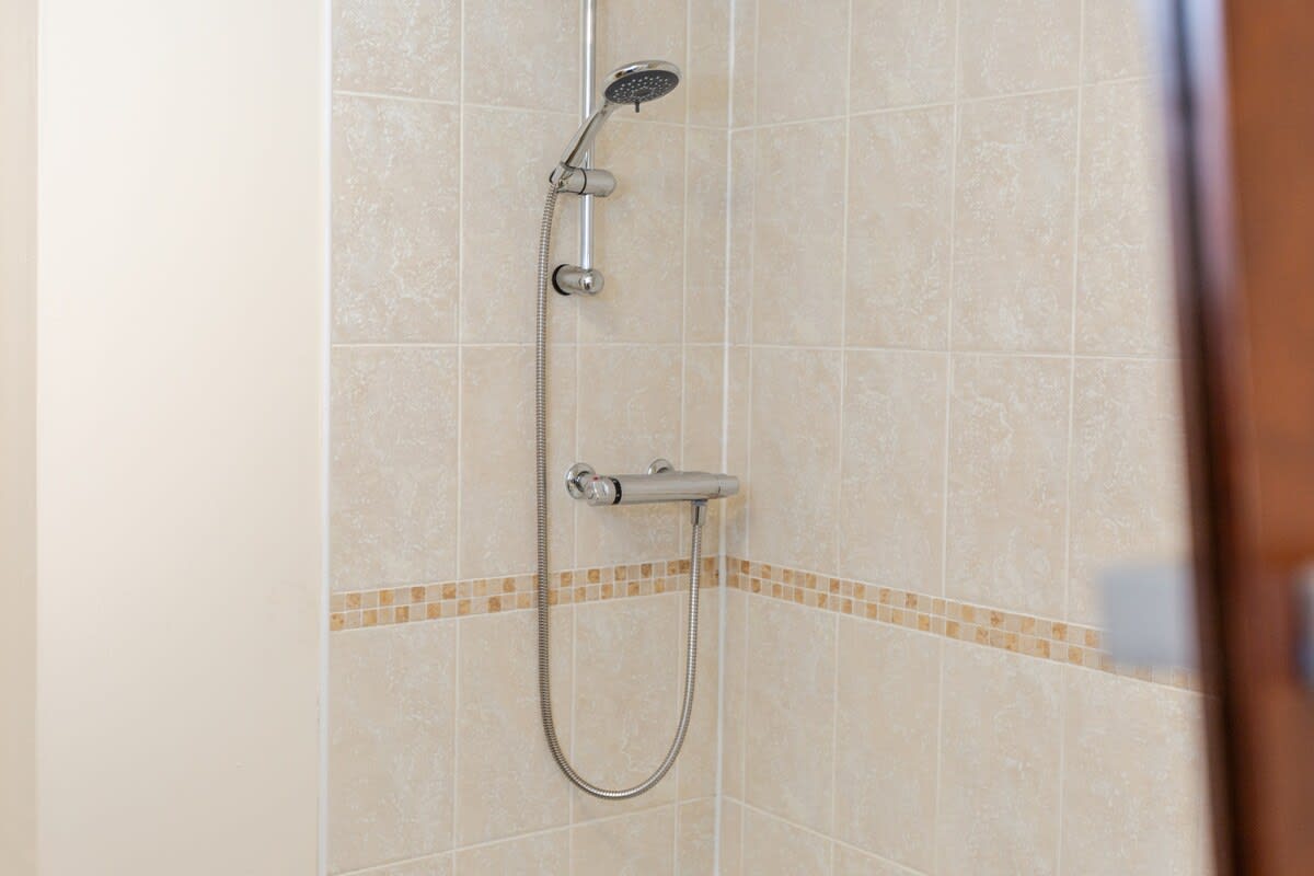 Urban Chic 2-BR Flat Trafford Centre– Free Parking in Forebay Drive M44 6RT - Property image 38 - VivreStays