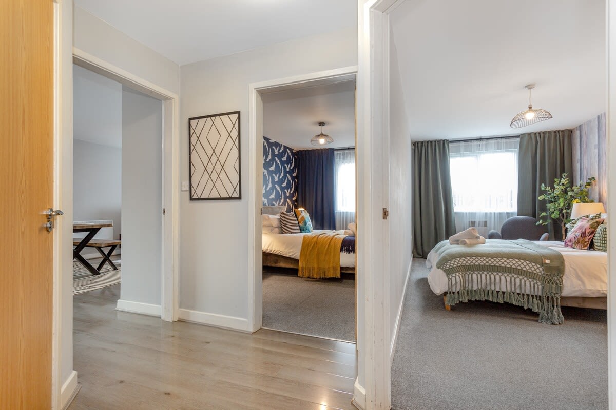 Urban Chic 2-BR Flat Trafford Centre– Free Parking in Forebay Drive M44 6RT - Property image 28 - VivreStays