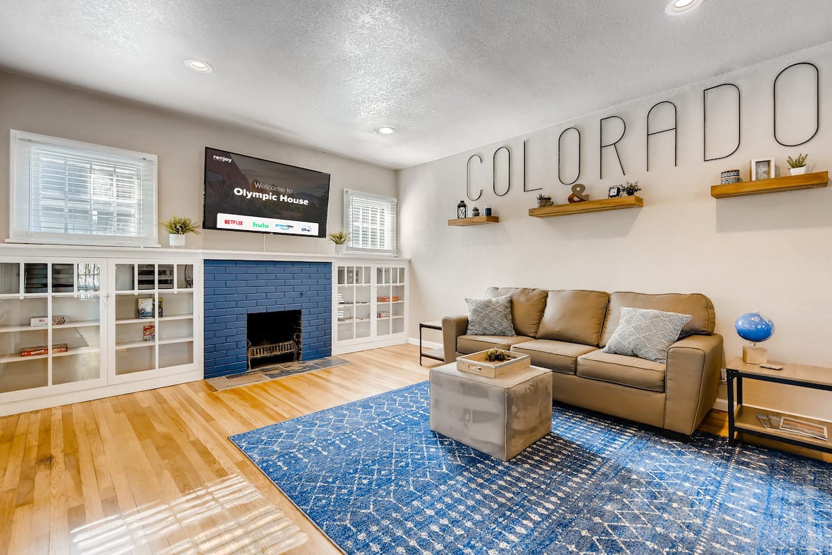 Olympic House! Downtown w Hot Tub, Fire pit & BBQ — Colorado Springs, CO — vacation rental
