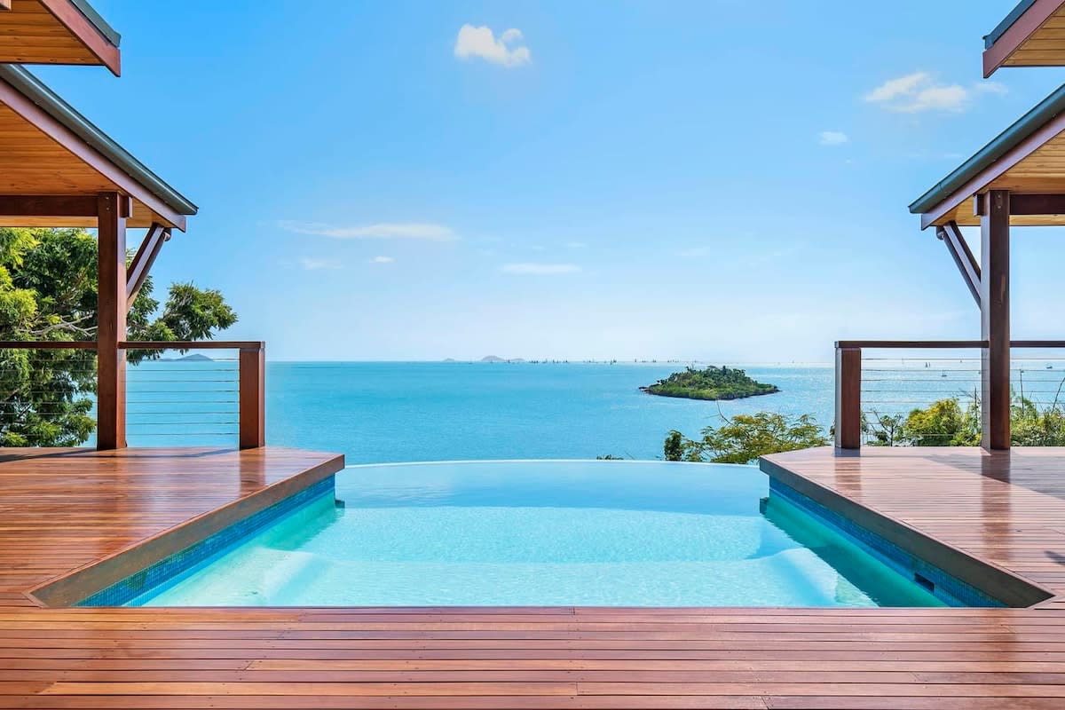 "High Tide" - Whitsundays Beachfront Accommodation — Cannonvale, QLD — vacation rental