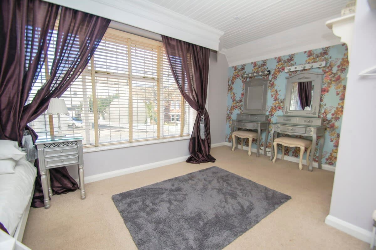 Little Paris | Parking | by Brighton Holiday Lets - Brighton Holiday Home - Image 17