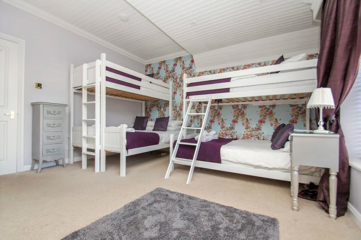 Little Paris | Parking | by Brighton Holiday Lets - Brighton Holiday Home - Image 4