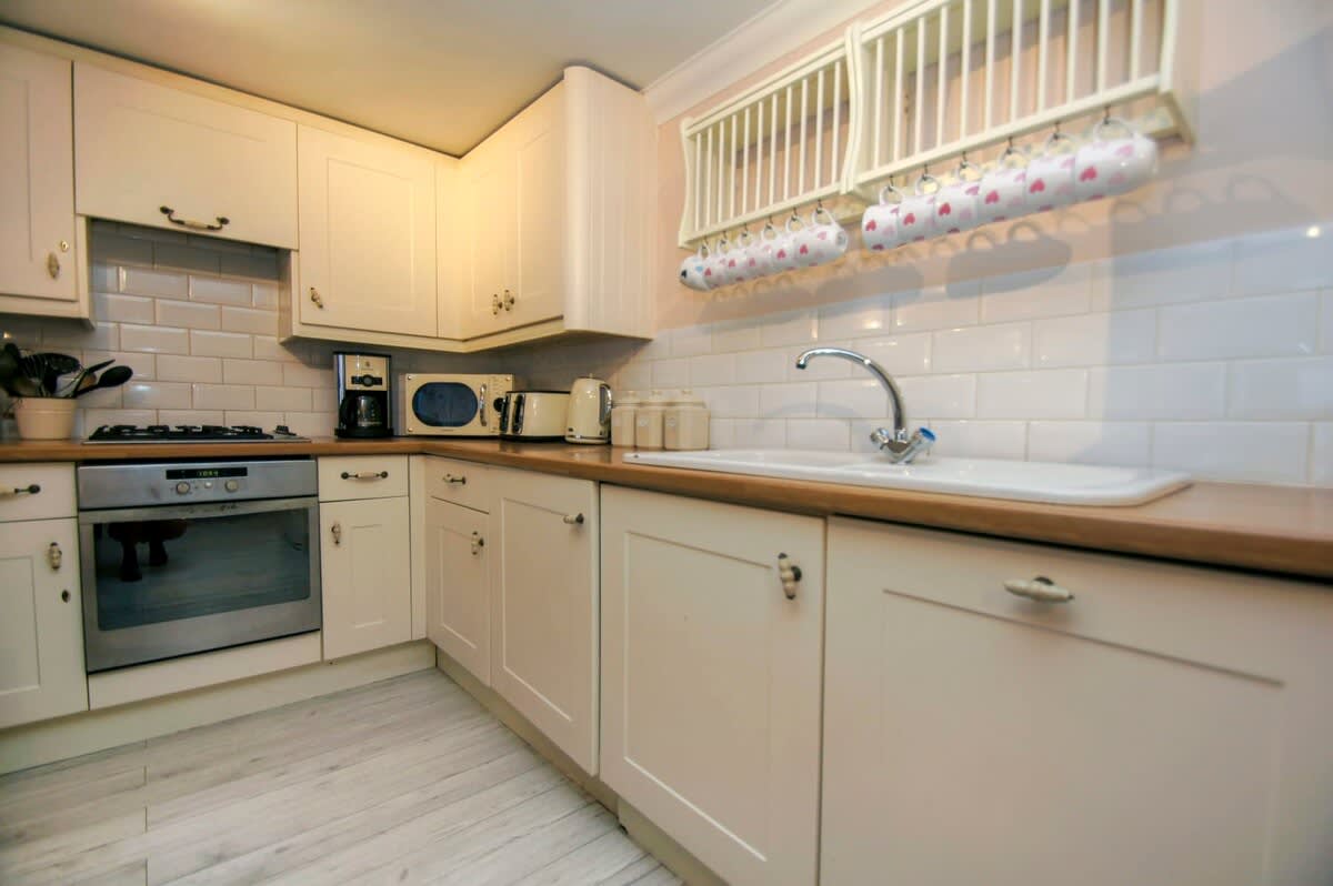 Little Paris | Parking | by Brighton Holiday Lets - Brighton Holiday Home - Image 8