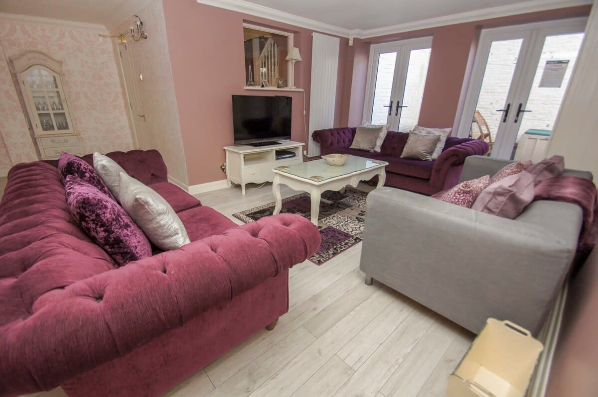 Little Paris | Parking | by Brighton Holiday Lets - Brighton Holiday Home - Image 2