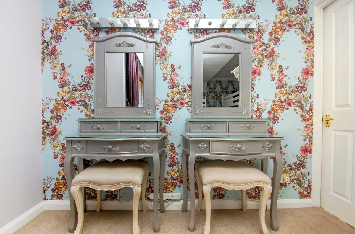 Little Paris | Parking | by Brighton Holiday Lets - Brighton Holiday Home - Image 5