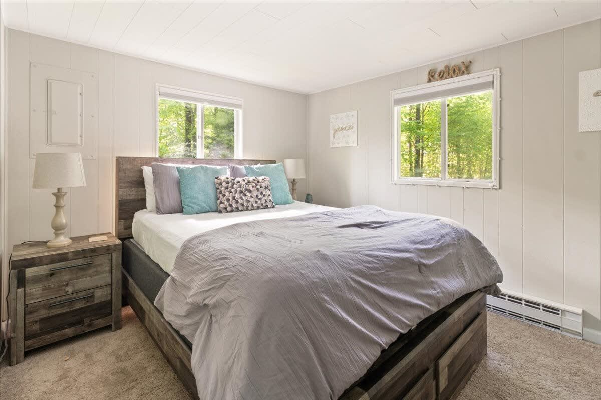 Pocono Cottage | Fireplace | Pet-Friendly | W/D