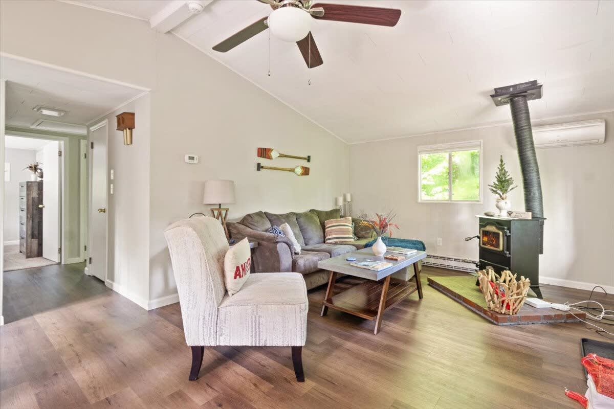 Pocono Cottage | Fireplace | Pet-Friendly | W/D