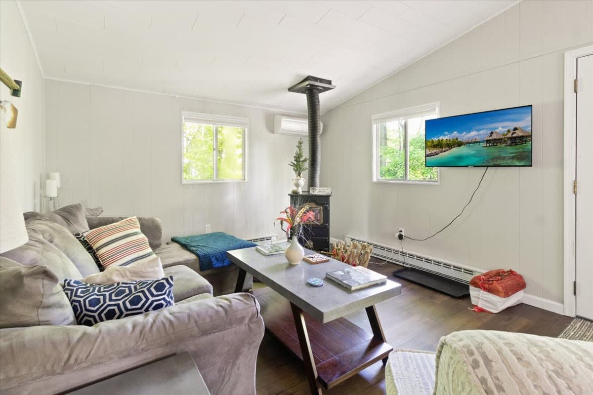 Pocono Cottage | Fireplace | Pet-Friendly | W/D