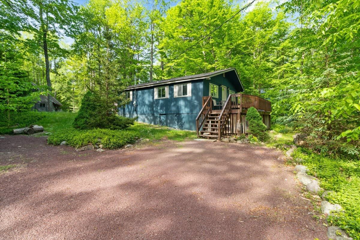 Pocono Cottage | Fireplace | Pet-Friendly | W/D