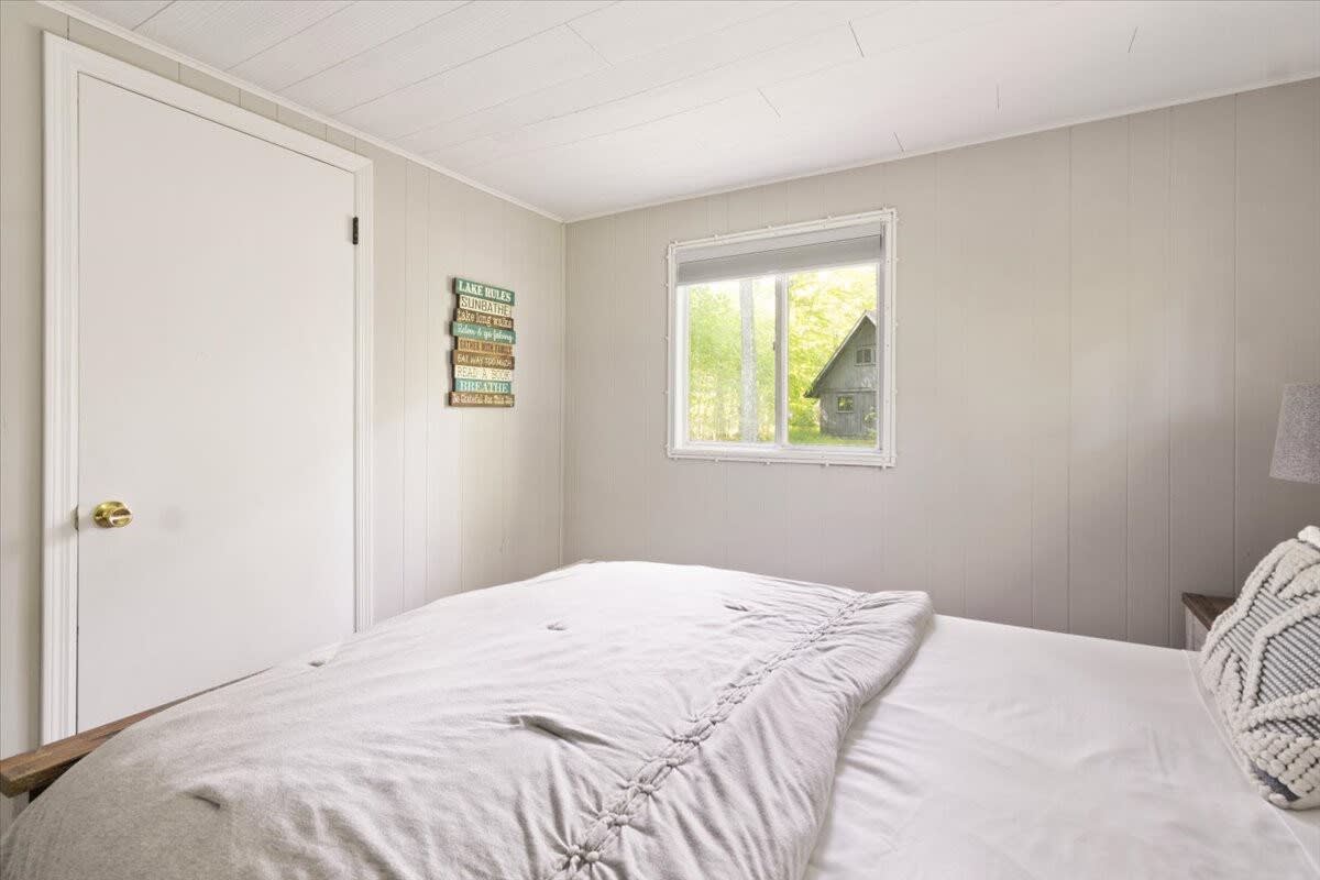Pocono Cottage | Fireplace | Pet-Friendly | W/D