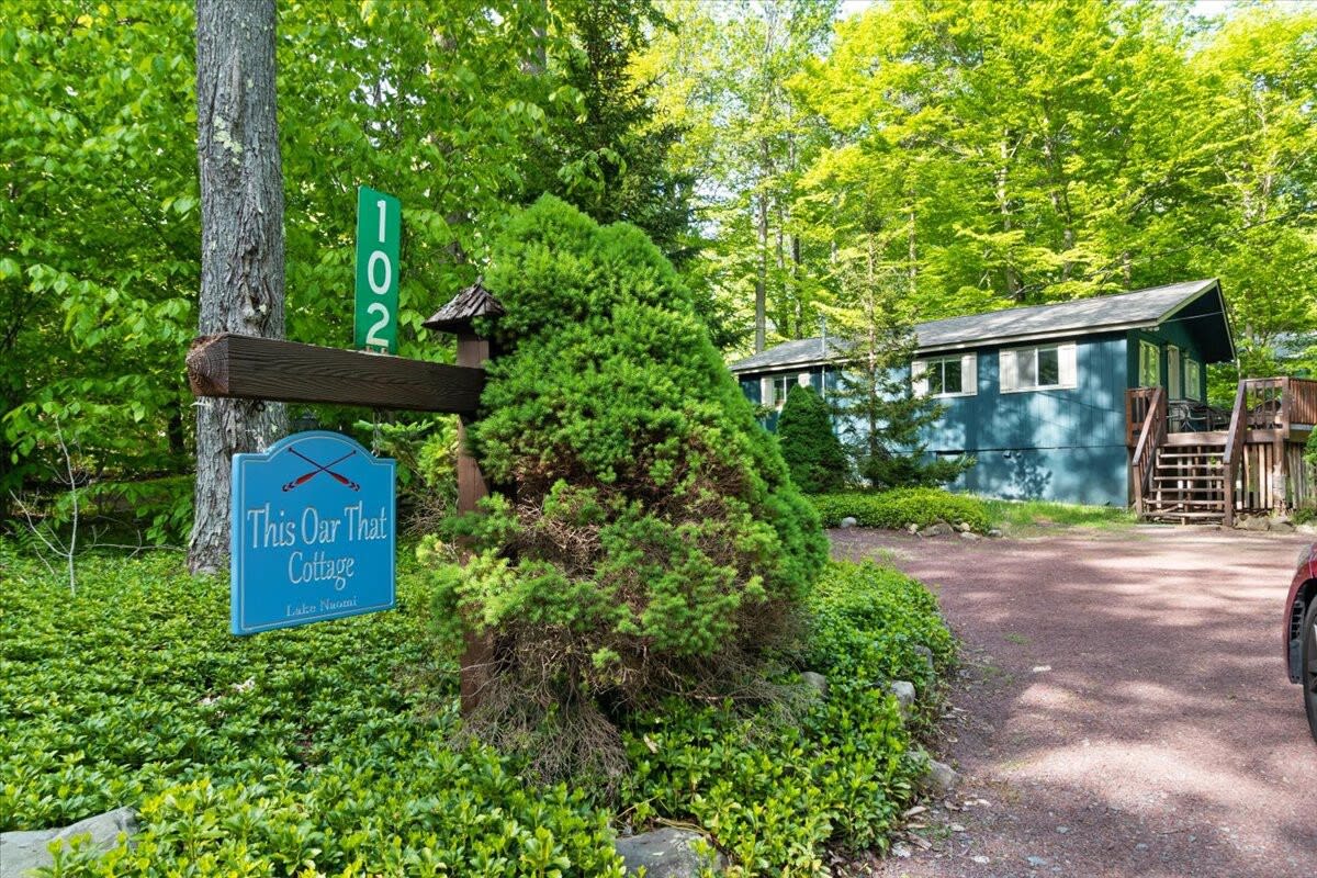 Pocono Cottage | Fireplace | Pet-Friendly | W/D