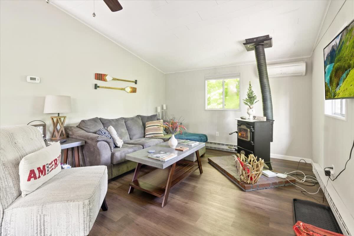 Pocono Cottage | Fireplace | Pet-Friendly | W/D