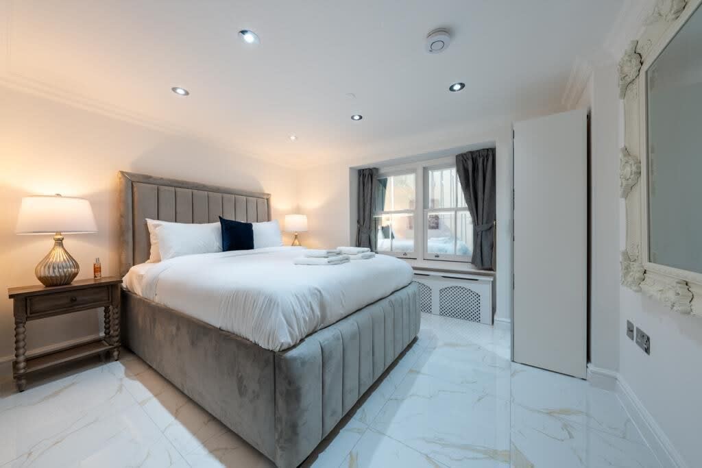 Victorian 1B Apartment with terrace near Paddington