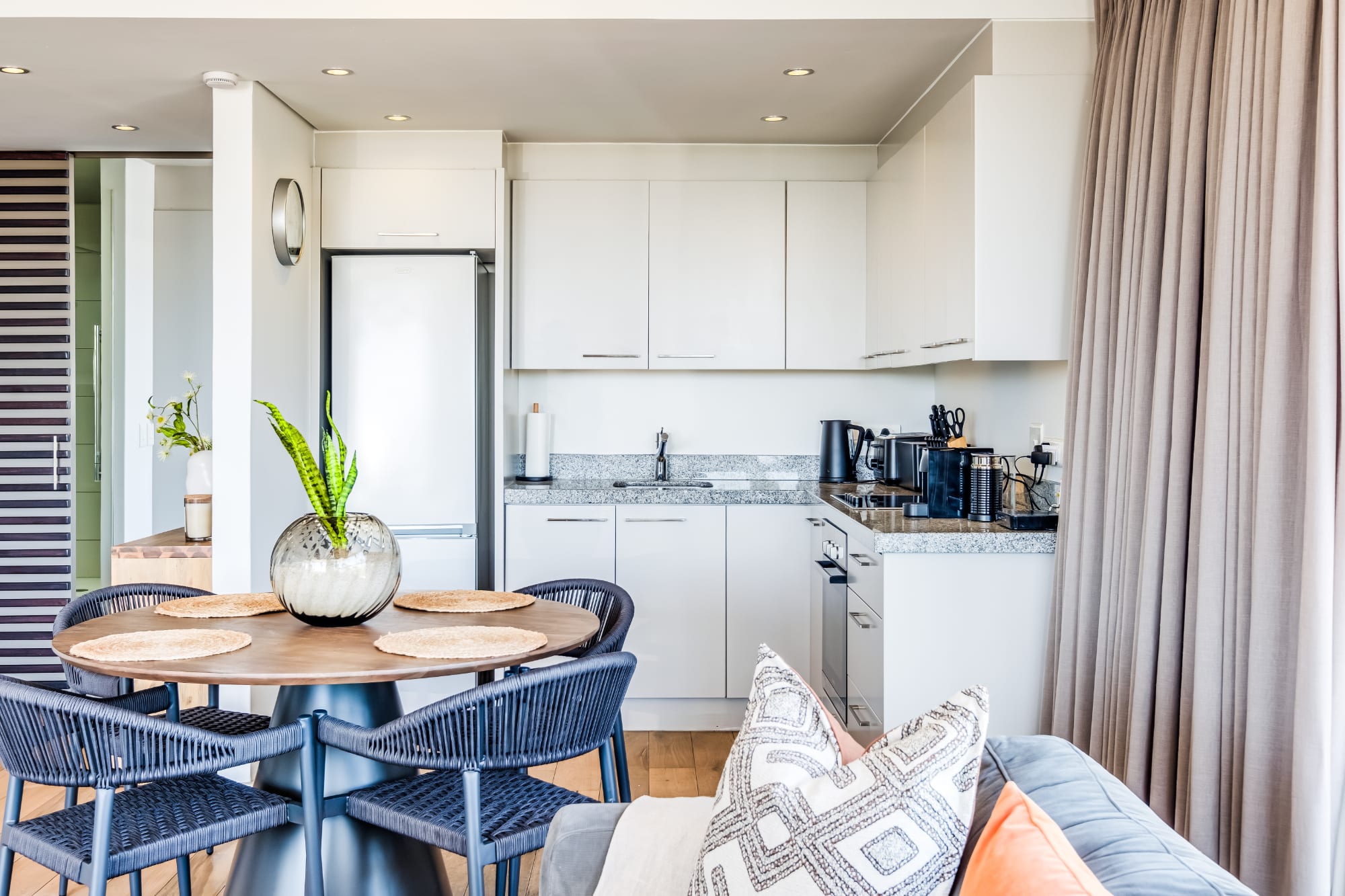 Stylish Comfort at the Luxurious Tramonto 7