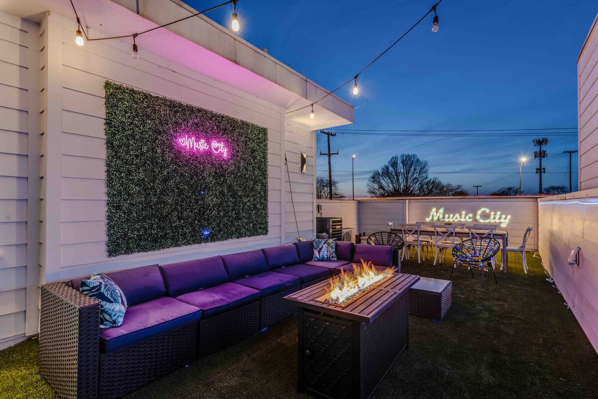 Newly Designed Home W/10 Beds|Fire Pit&Game Room! — Nashville, TN — vacation rental