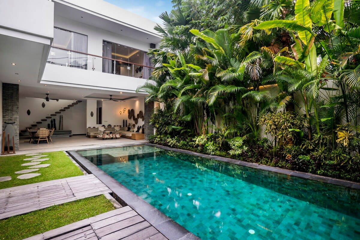 Ara 4BR Pool Villa 4 Min Seminyak Beach w/ Bathtub — Seminyak, Bali — vacation rental