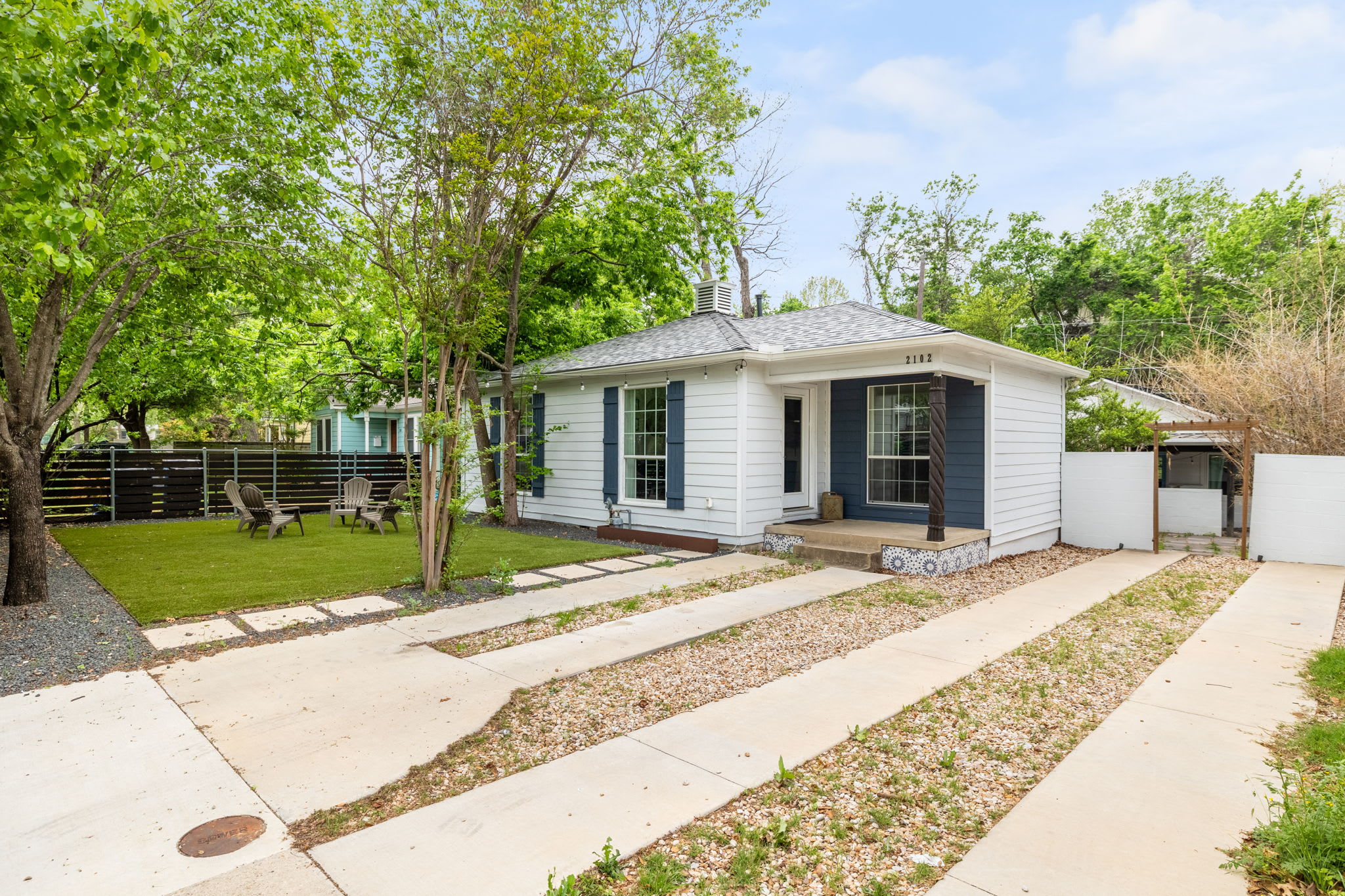 RelaxOnRountree | Hot tub & Authentic ATX home.