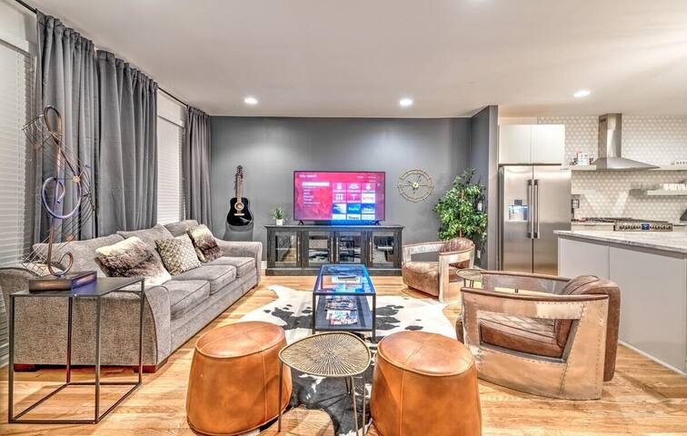 Skyline Views- Private Rooftop w/central location — Nashville, TN — vacation rental