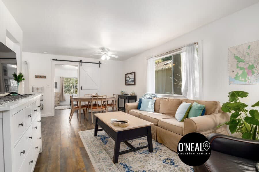 'Treehouse' in the Redwoods - sleeps 4! — Ben Lomond, CA — vacation rental