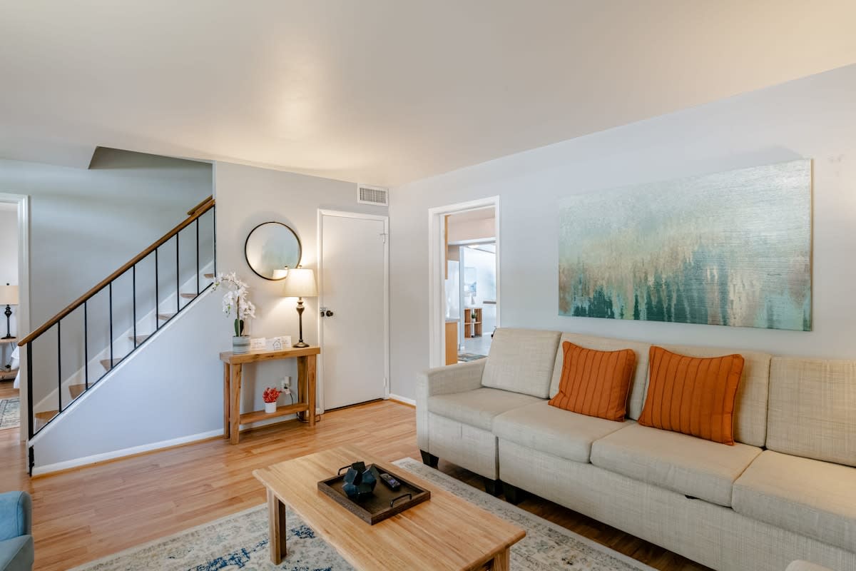 Mins to Dining & University — Mobile, AL — vacation rental