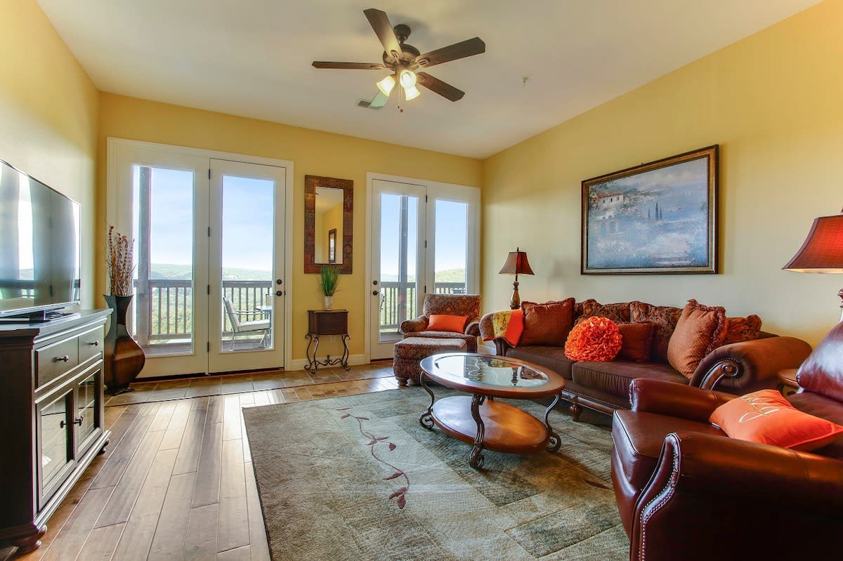 47-3 The Sanctuary Closest to SDC Next Door to Clubhouse w/Indoor/Outdoor Pools & Splashpads — Branson, MO — vacation rental