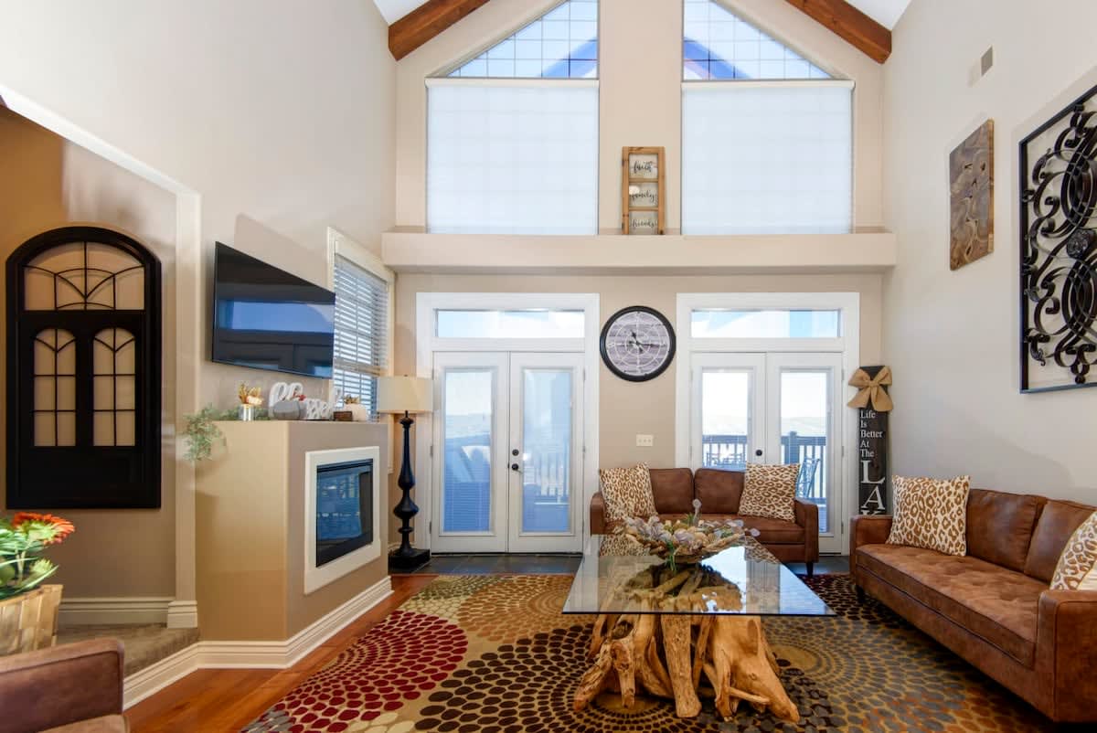 43-5 Top of the Point Luxury Condo Next to Pools, Splash Pads, SDC — Branson, MO — vacation rental