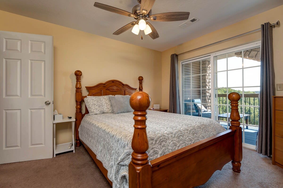 24-6 Serenity Escape Penthouse w/Indoor/Outdoor Pool / Splash Pad Near SDC — Branson, MO — vacation rental