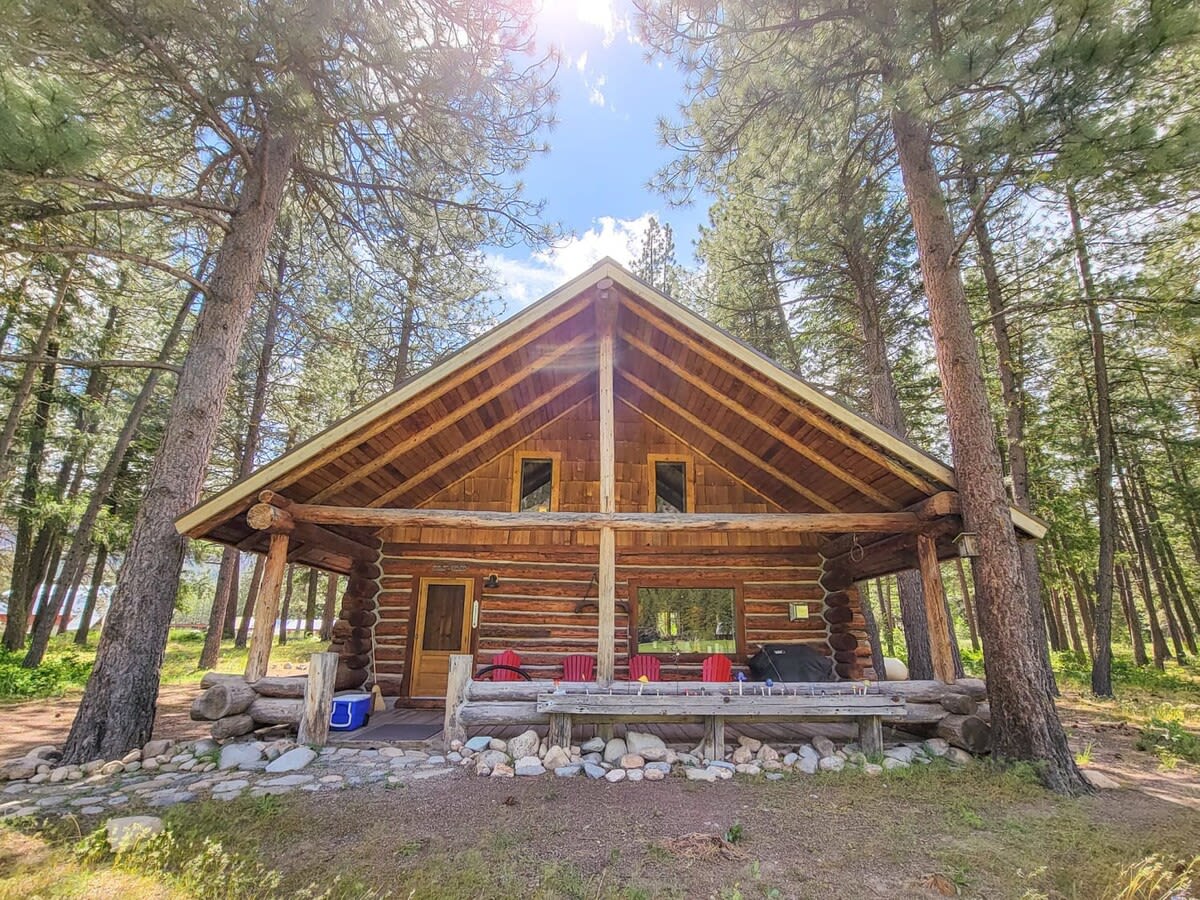 Goat Wall Cabin: log cabin retreat on the meadow — Mazama, WA — vacation rental