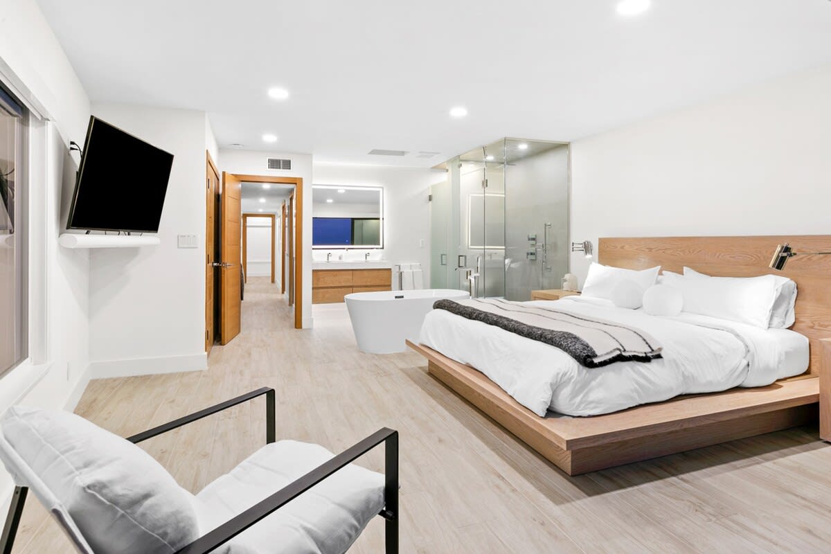 Comfy neutral colors in the room