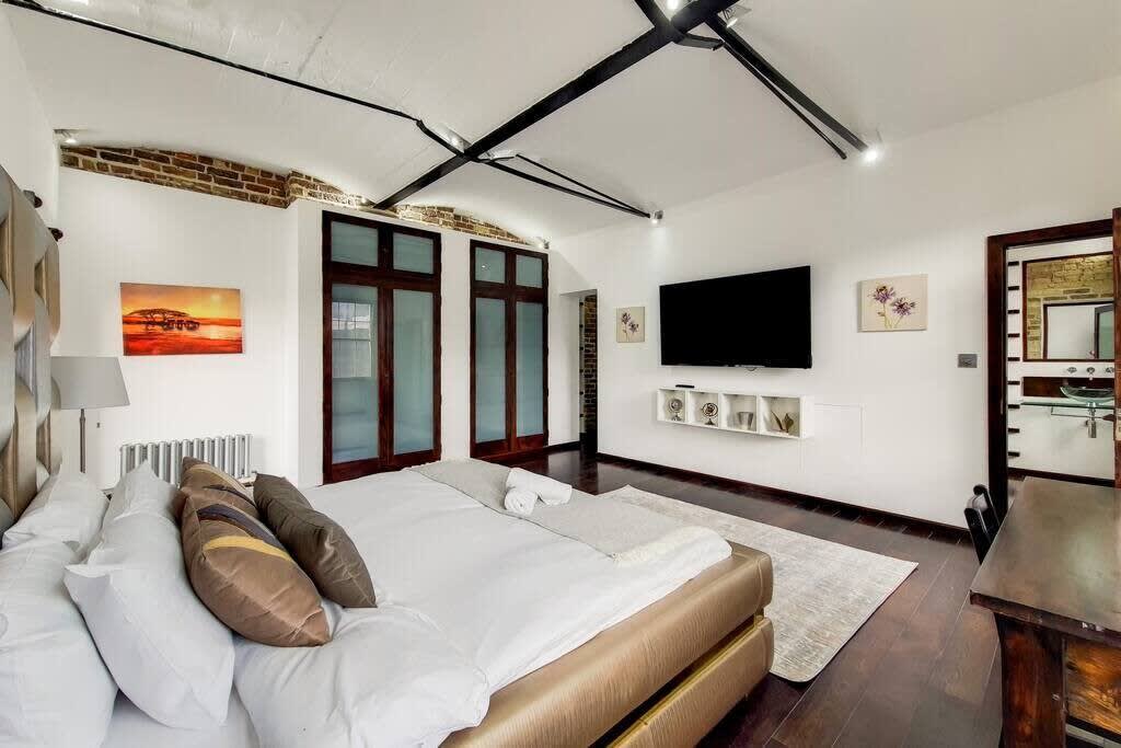 Elegant Belgravia Apartment with Panoramic Views in Lyall Street SW1 - Property image 2 - VivreStays