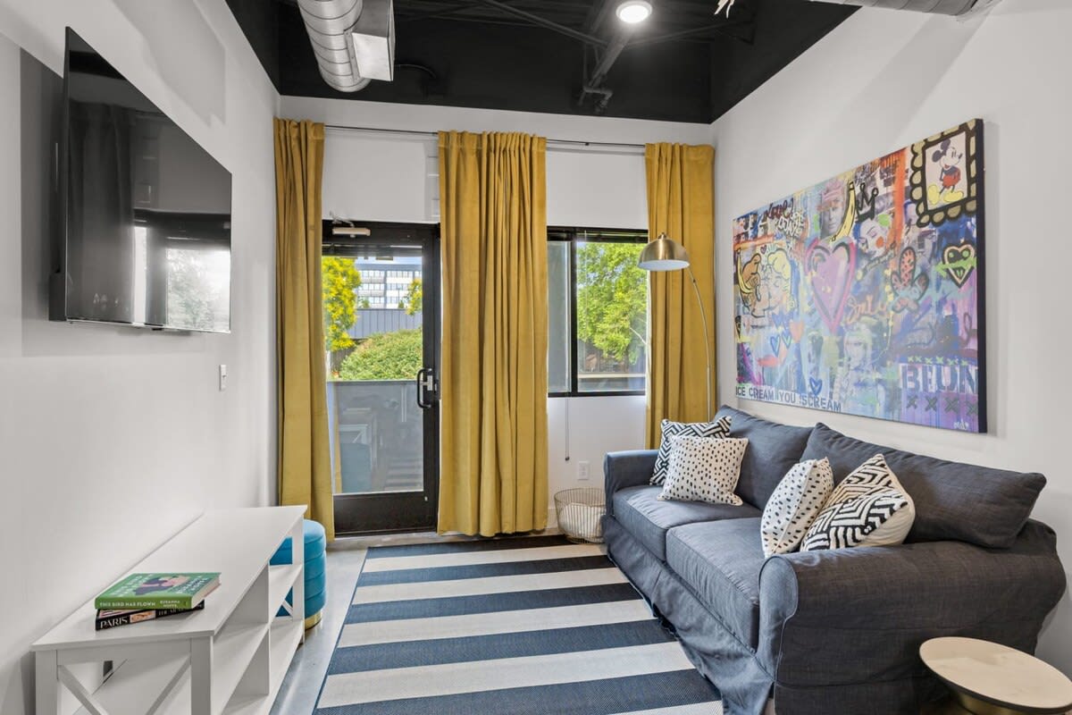 Chic Studio Near BNA | Fast WiFi | Pets OK-Nash!