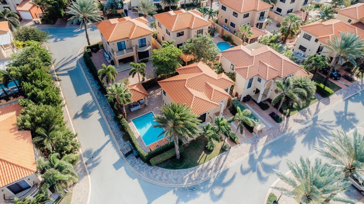 Incredible Four-Bedroom House with Pool — Noord — vacation rental