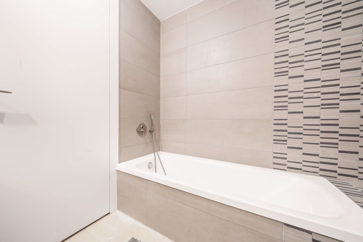 Classy 3BDR In The Heart Of Jerusalem photo 33