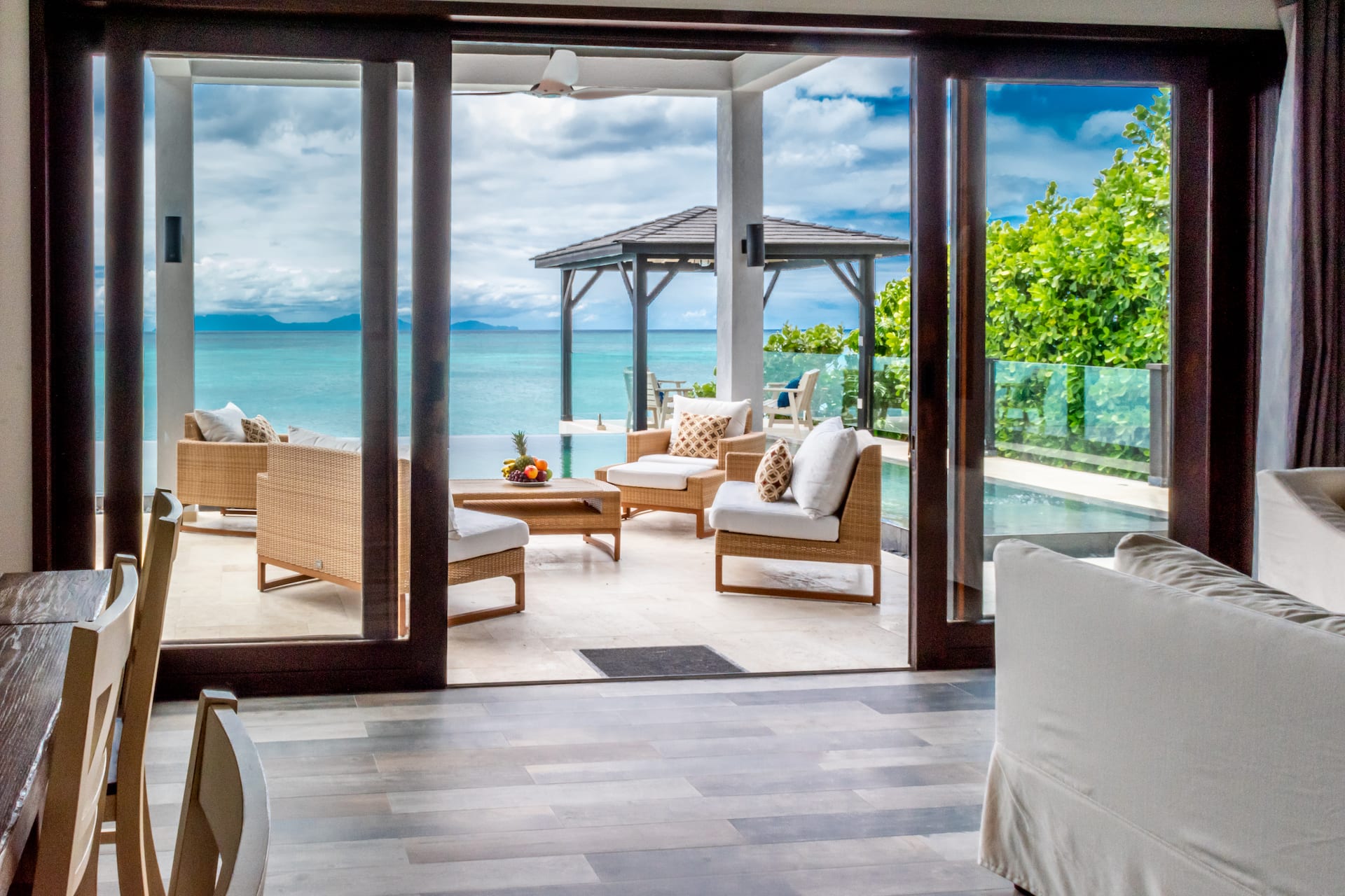 Beautiful Retreat with Infinity Salt Water Pool 6