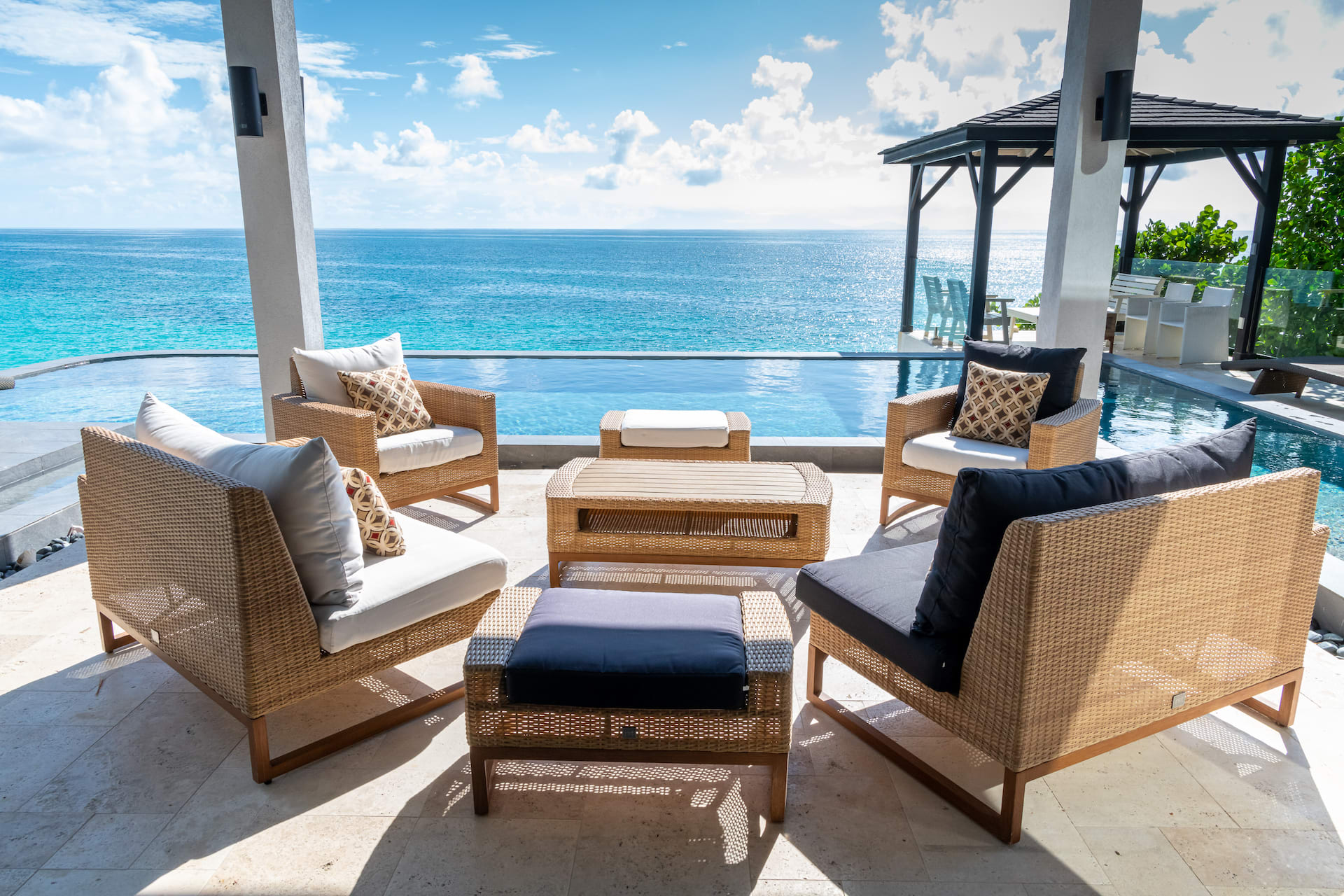 Beautiful Retreat with Infinity Salt Water Pool 4